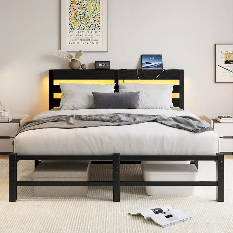 Lit double moderne en métal noir avec tête de lit en bois, lumières RVB