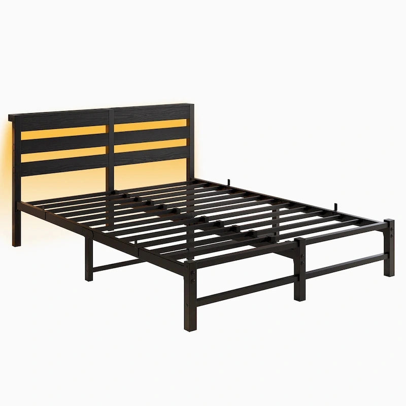 Lit double moderne en métal noir avec tête de lit en bois, lumières RVB