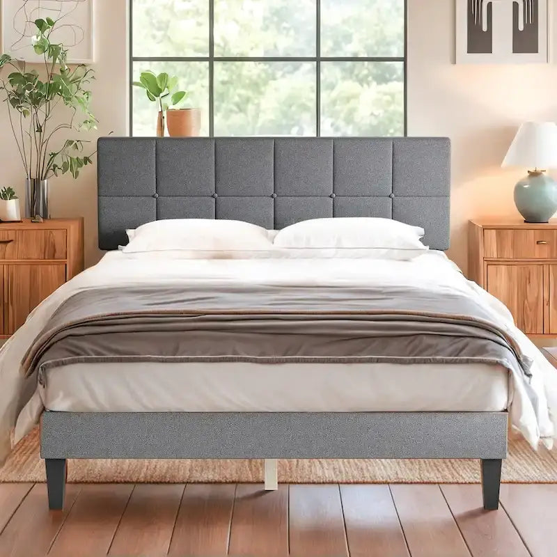 Lit plateforme capitonné en lin avec cadre en bois et tête de lit, sans sommier tapissier requis, sans bruit.