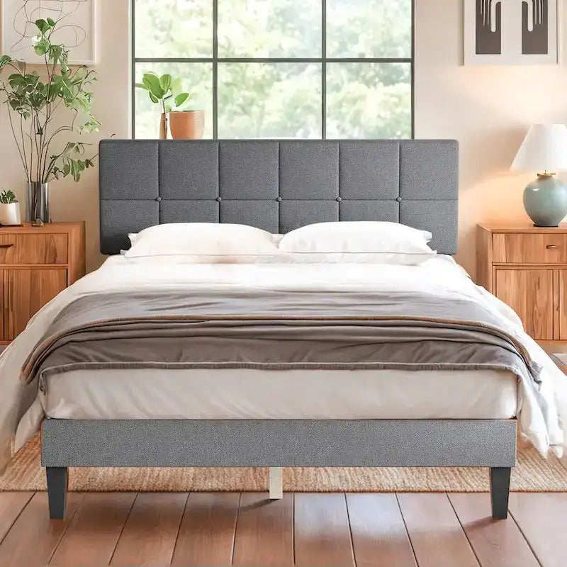 Lit plateforme capitonné en lin avec cadre en bois et tête de lit, sans sommier tapissier requis, sans bruit.